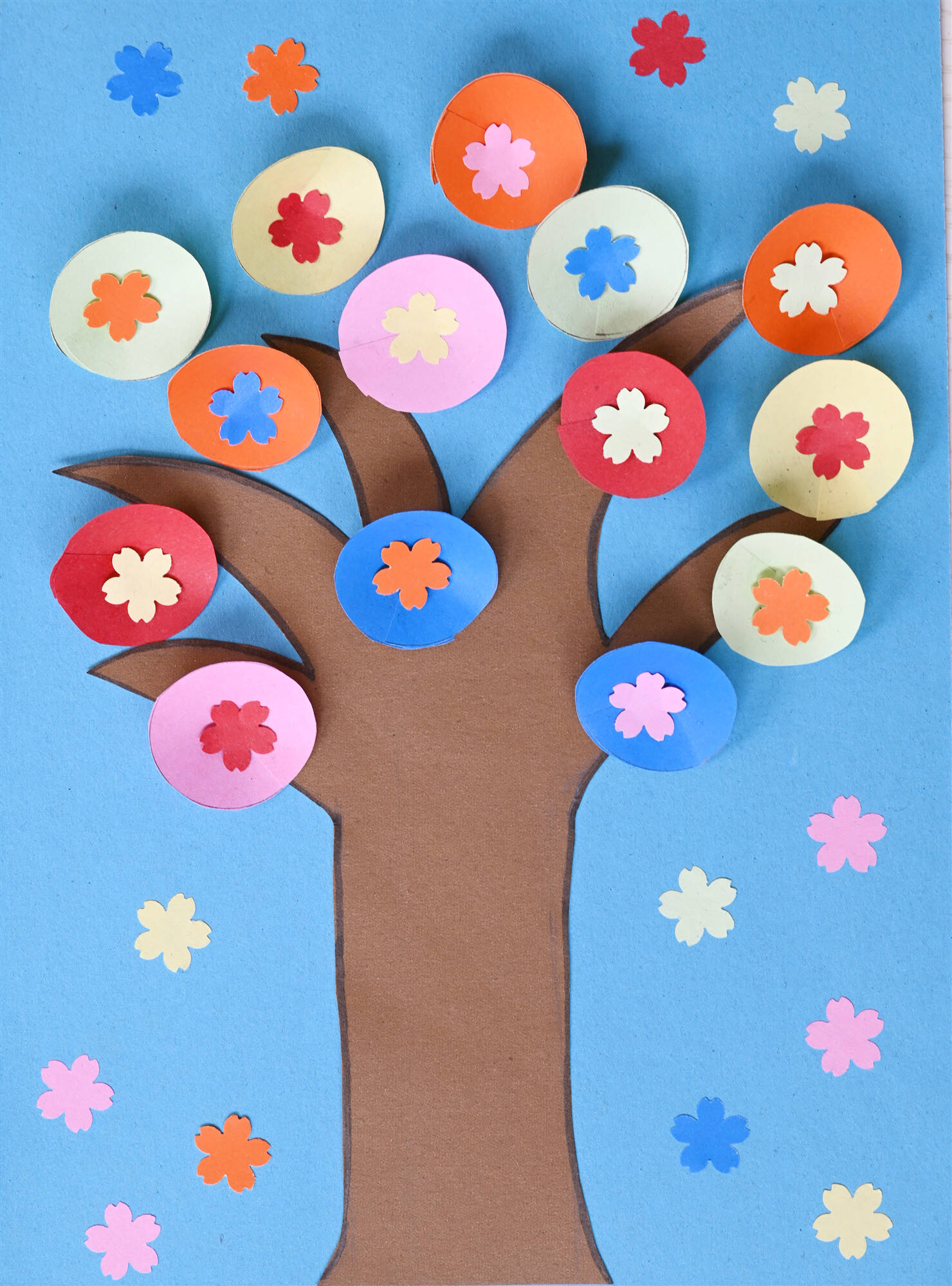 Осеннее объёмное дерево - Поделки из бумаги, Осень, для детей от 6 лет | HandCraftGuide